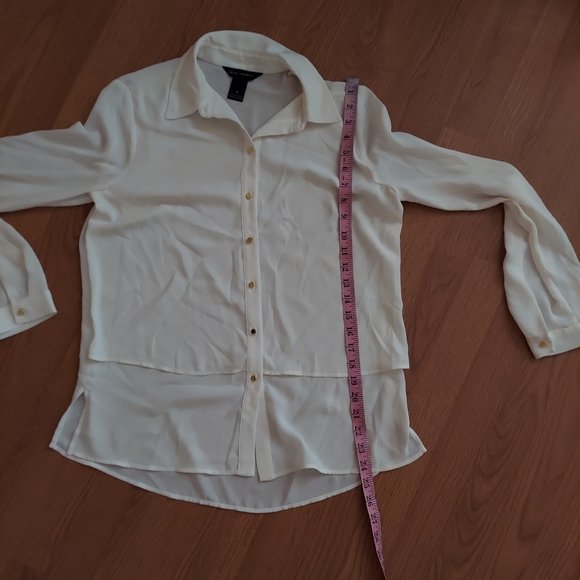 Investments white polyester button up blouse gold buttons long sleeve Sz small - Picture 4 of 6